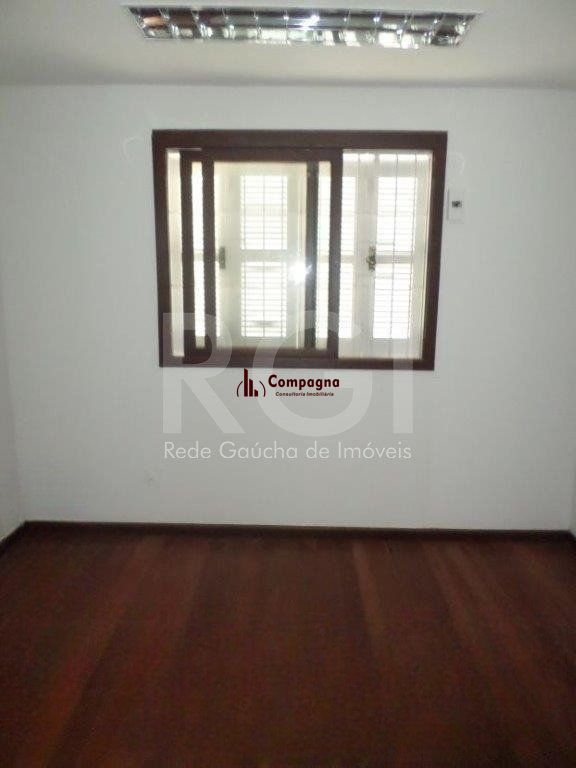 Casa Comercial com pavilhão de 294,03m² no bairro São Geraldo -Porto Alegre — foto 5