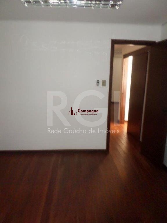 Casa Comercial com pavilhão de 294,03m² no bairro São Geraldo -Porto Alegre — foto 4