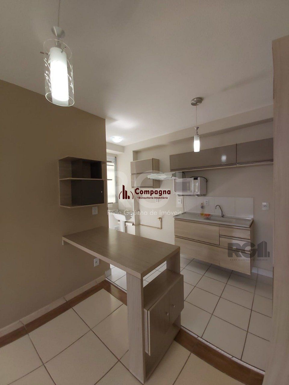 Apartamento com 01 dormitório, sala, cozinha, banheiro social, bem arejado,  ótima localização, próximo a UNIVERSIDADE DA FAPA. — foto 4