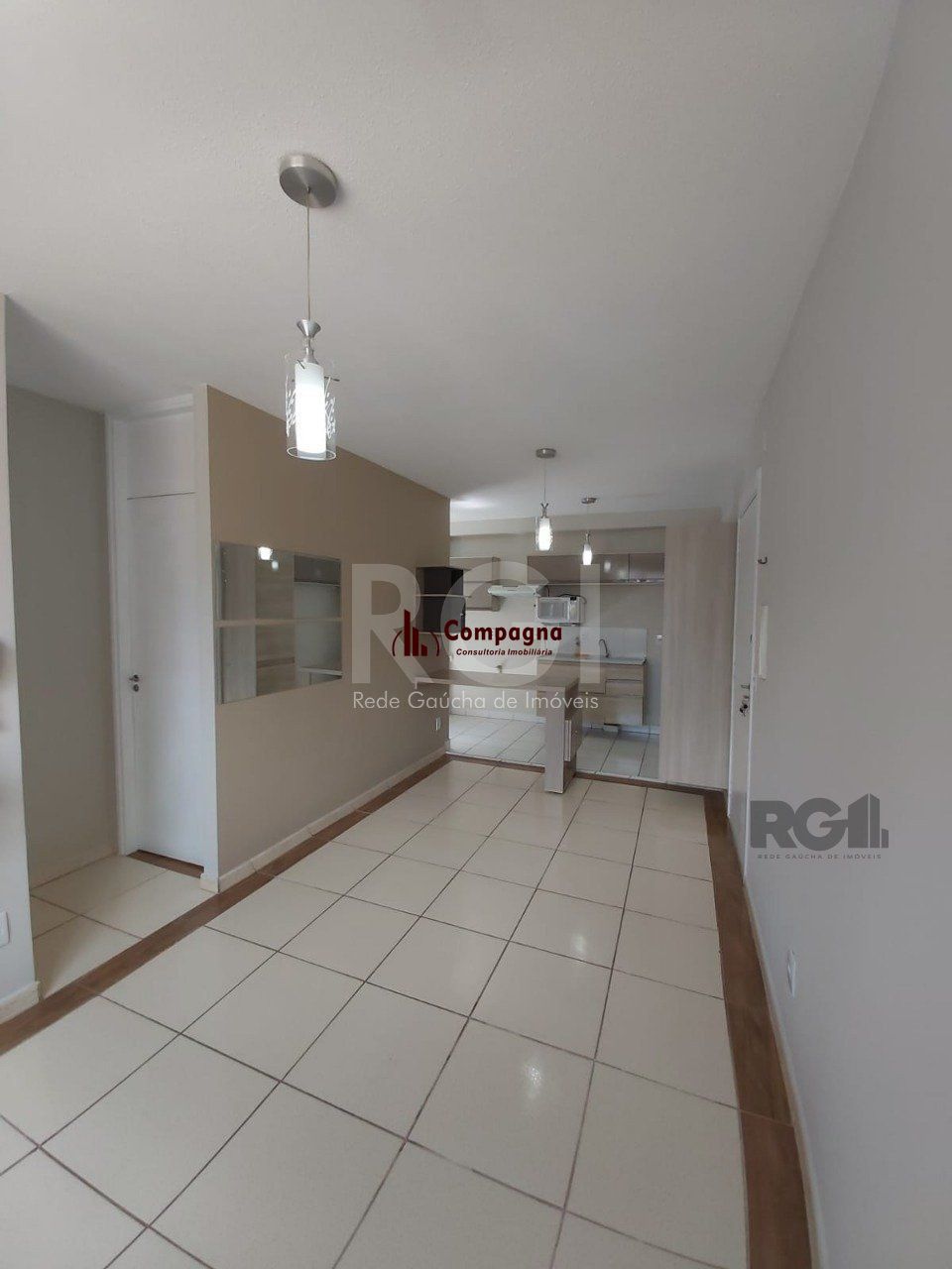 Apartamento com 01 dormitório, sala, cozinha, banheiro social, bem arejado,  ótima localização, próximo a UNIVERSIDADE DA FAPA.
