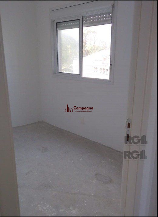 Apartamento com 75m² privativos, 3 dormitórios sendo 1 suíte, living dois ambientes,  imóvel arejado e iluminado. — foto 3