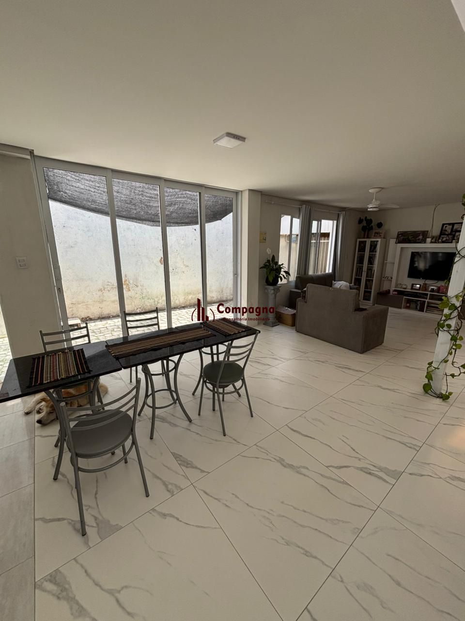 Casa com 177m², localizado no bairro Azenha em Porto Alegre/RS. — foto 2
