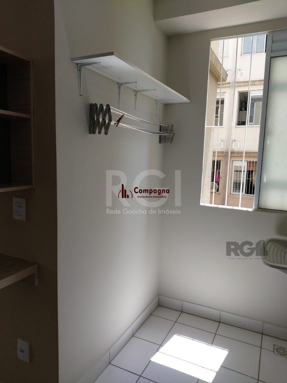 Apartamento com 01 dormitório, sala, cozinha, banheiro social, bem arejado,  ótima localização, próximo a UNIVERSIDADE DA FAPA. — foto 5