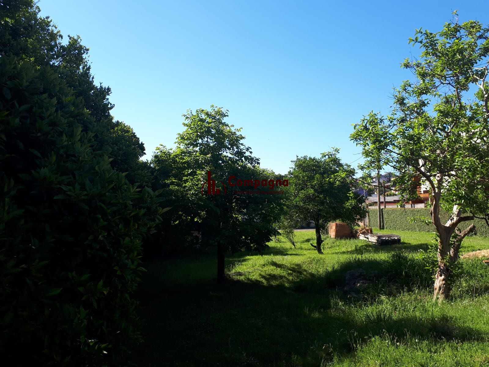 Amplo terreno à venda com 1440m² — foto 2