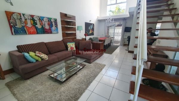 Casa em Porto Alegre, no bairro Espírito Santo, com 3 dormitório(s), e 3 banheiros, à venda. — foto 2