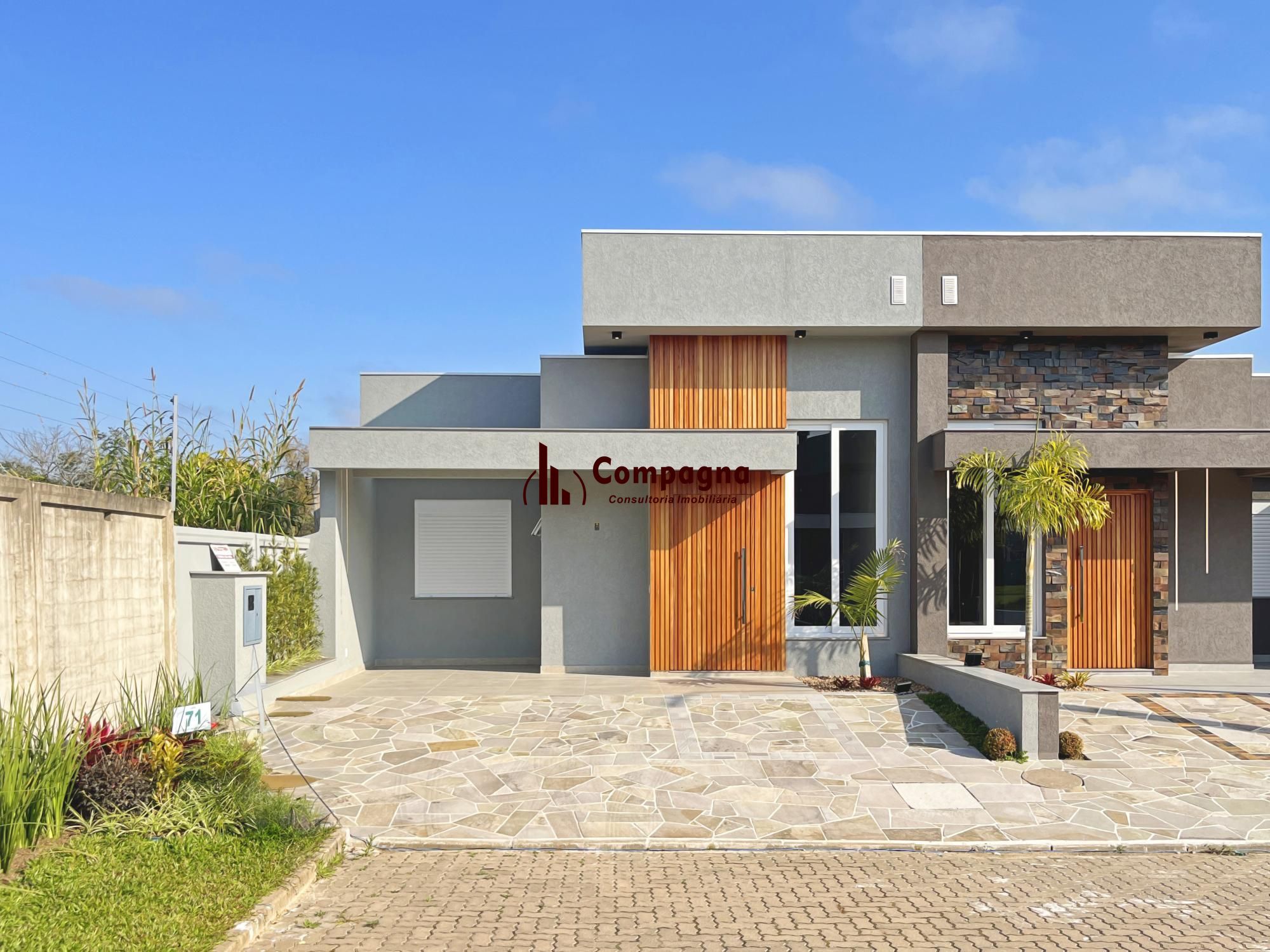 Casa Condominio em Porto Alegre, no bairro Hípica, com 3 dormitório(s), e 3 banheiros, à venda.