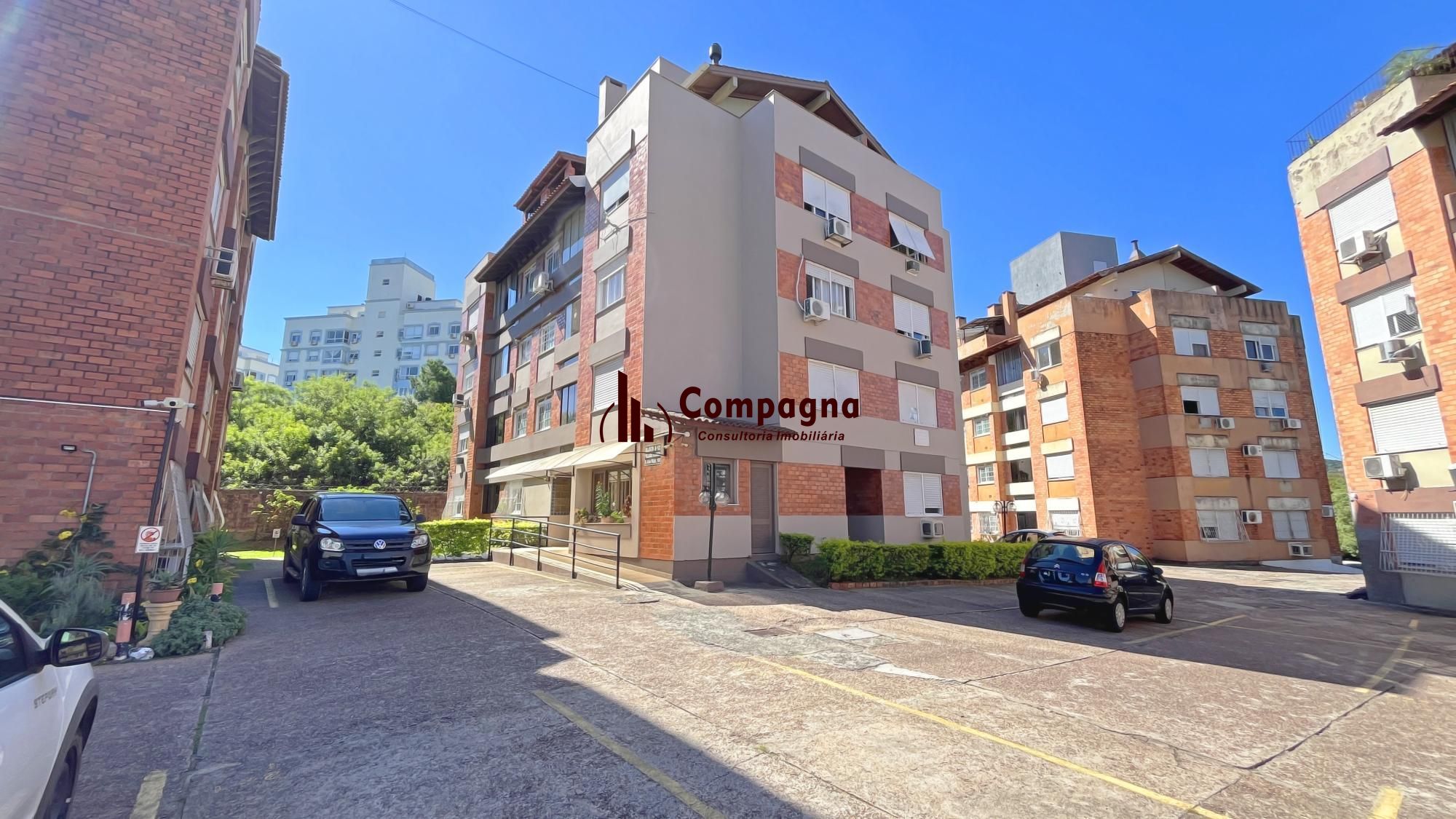 COBERTURA NA CAVALHADA COM 2 DORMITÓRIOS