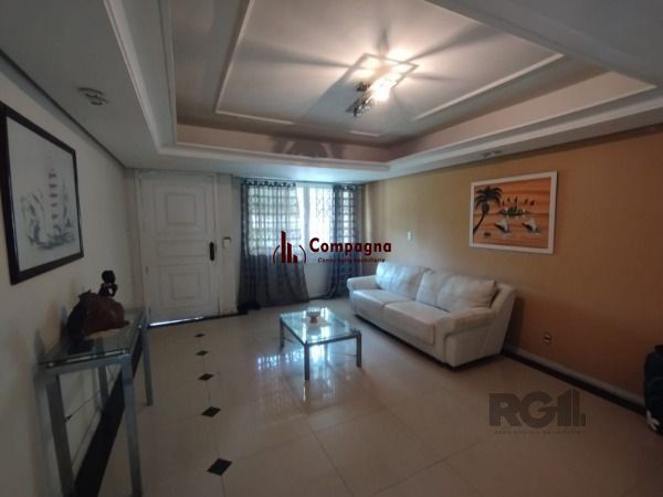 Casa em Porto Alegre, no bairro Ipanema, com 6 dormitório(s), e 6 banheiros, à venda. — foto 5