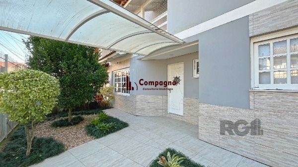 Casa em Porto Alegre, no bairro Espírito Santo, com 3 dormitório(s), e 3 banheiros, à venda. — foto 3