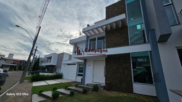 Casa em Porto Alegre, no bairro Hípica, com 3 dormitório(s), e 3 banheiros, à venda. — foto 4