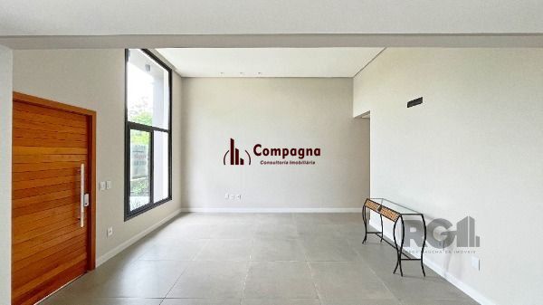 Casa em Porto Alegre, no bairro Hípica, com 3 dormitório(s), e 3 banheiros, à venda. — foto 4