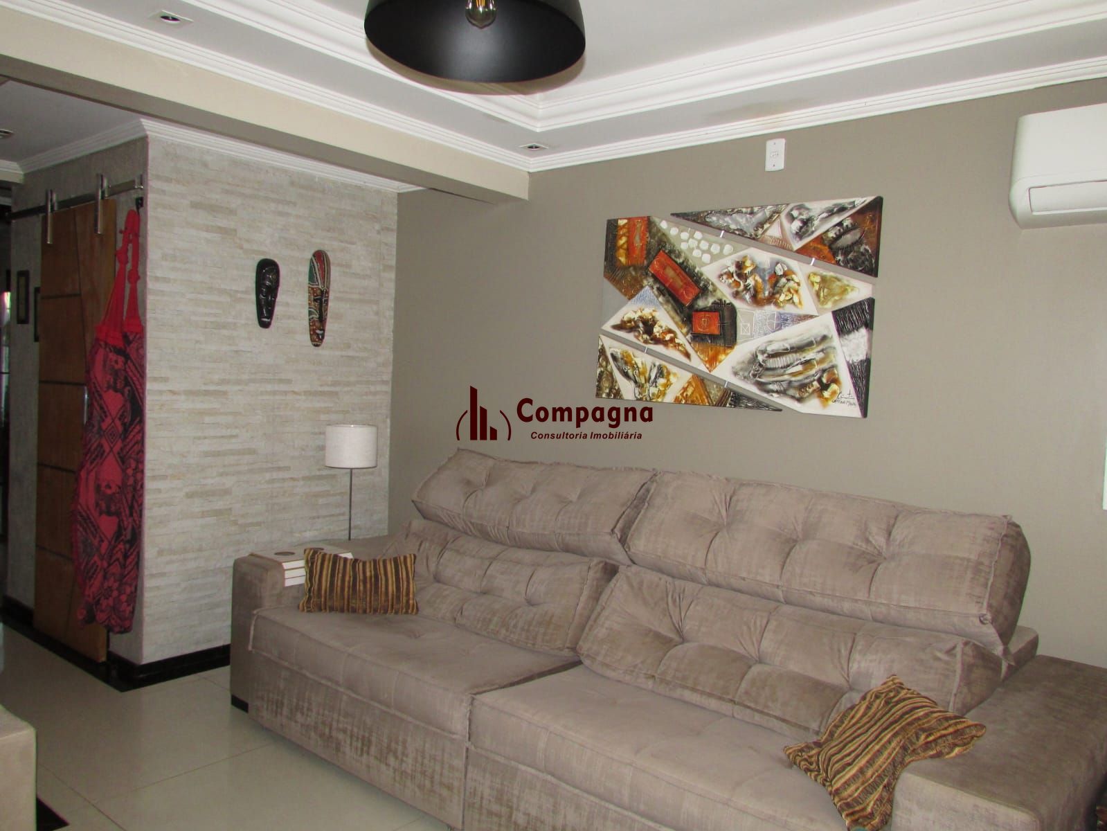 Casa na Zona sul de Porto Alegre com 02 dormitórios e pátio. — foto 3