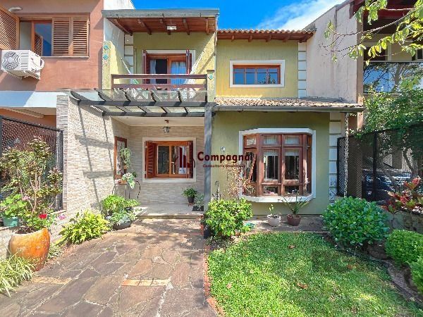 Casa em Porto Alegre, no bairro Hípica, com 3 dormitório(s), e 2 banheiros, à venda.