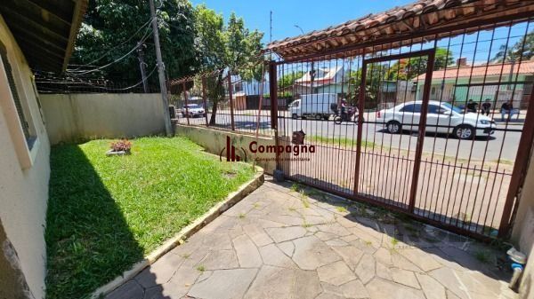 Casa térrea 3 dormitórios + escritório espaço gourmet e piscina terreno 11,00 x 40,00 bairro Camaquã ! — foto 4