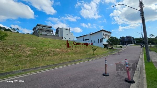 Terreno com 611,00m²  à venda no Condomínio Alphaville.