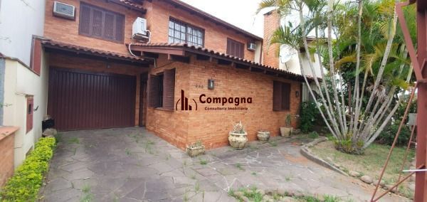 Casa em Porto Alegre, no bairro Ipanema, com 3 dormitório(s), e 3 banheiros, à venda. — foto 2