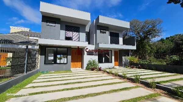 Casa em Porto Alegre, no bairro Ipanema, com 3 dormitório(s), e 3 banheiros, à venda.