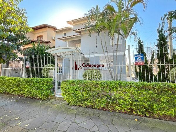 Casa em Porto Alegre, no bairro Espírito Santo, com 3 dormitório(s), e 3 banheiros, à venda. — foto 2