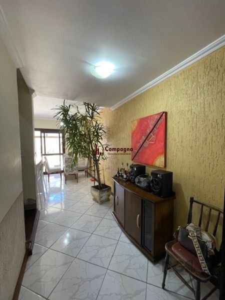 Casa em Porto Alegre, no bairro Hípica, com 3 dormitório(s), e 3 banheiros, à venda. — foto 5