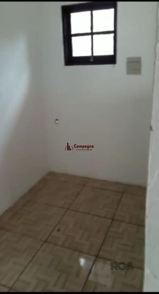 Casa em Porto Alegre, no bairro Hípica, com 2 dormitório(s), e 2 banheiros, à venda. — foto 4