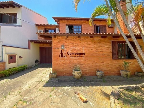 Casa em Porto Alegre, no bairro Ipanema, com 3 dormitório(s), e 3 banheiros, à venda. — foto 4