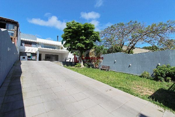 Casa para Venda - 400m², 4 dormitórios, sendo 2 suites, 4 vagas - Guarujá — foto 3