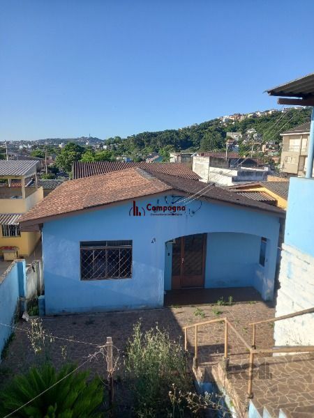 Casa em Porto Alegre, no bairro Cavalhada, com 3 dormitório(s), e 3 banheiros, à venda. — foto 2