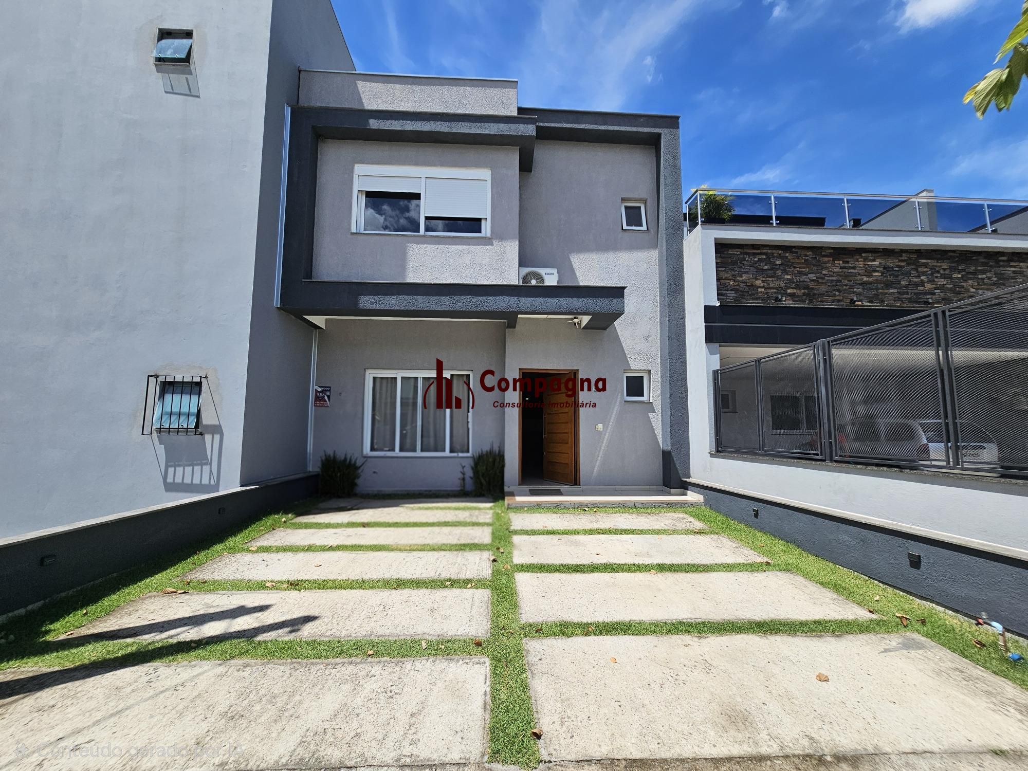 Lindo sobrado com 3 suítes  e piscina aquecida no Residencial lagos de Ipanema !