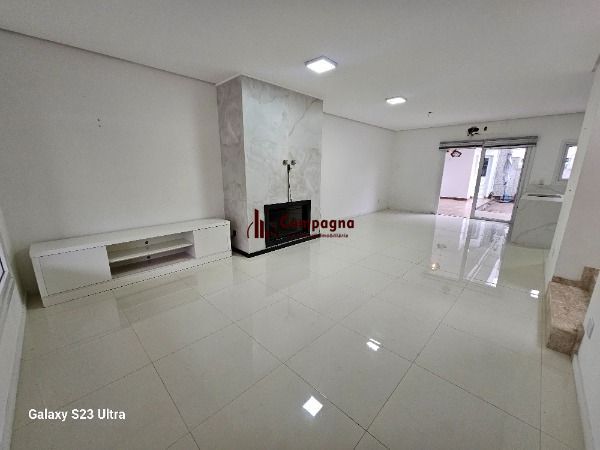 Casa Condominio em Porto Alegre, no bairro Hípica, com 4 dormitório(s), e 4 banheiros, à venda. — foto 4