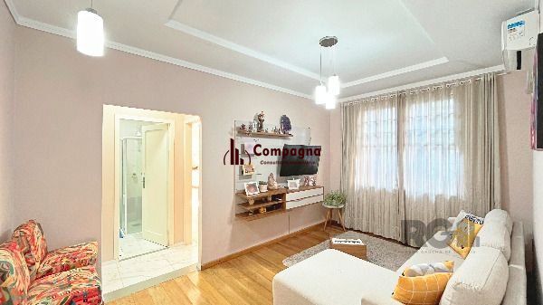 Casa em Porto Alegre, no bairro Medianeira, com 3 dormitório(s), e 3 banheiros, à venda. — foto 3