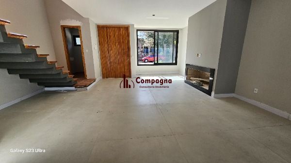 Casa em Porto Alegre, no bairro Ipanema, com 3 dormitório(s), e 3 banheiros, à venda. — foto 4