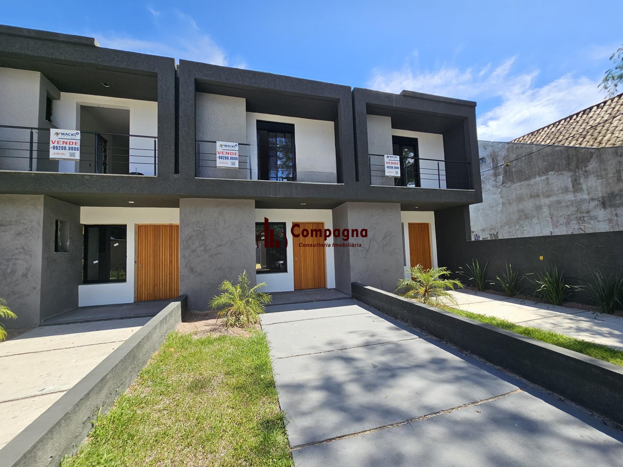 Casa em Porto Alegre, no bairro Aberta dos Morros, com 3 dormitório(s), e 3 banheiros, à venda. — foto 2