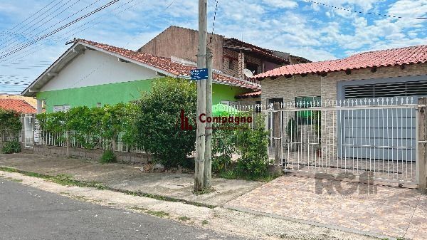 Casa em Porto Alegre, no bairro Hípica, com 2 dormitório(s), e 2 banheiros, à venda. — foto 3