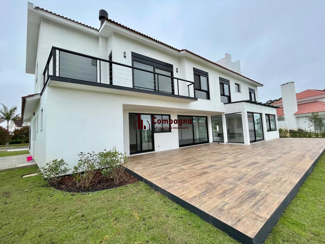 🏡 CASA DE ALTO PADRÃO NO CONDOMÍNIO GREEN VILLAGE – Xangrila/RS