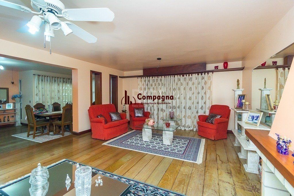 Casa para Venda - 350m², 3 dormitórios, sendo 2 suites, 5 vagas - Santo Antonio — foto 2