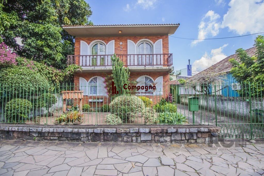 Casa 3 quartos à venda, 204m², Santa Maria Goretti - Porto Alegre
