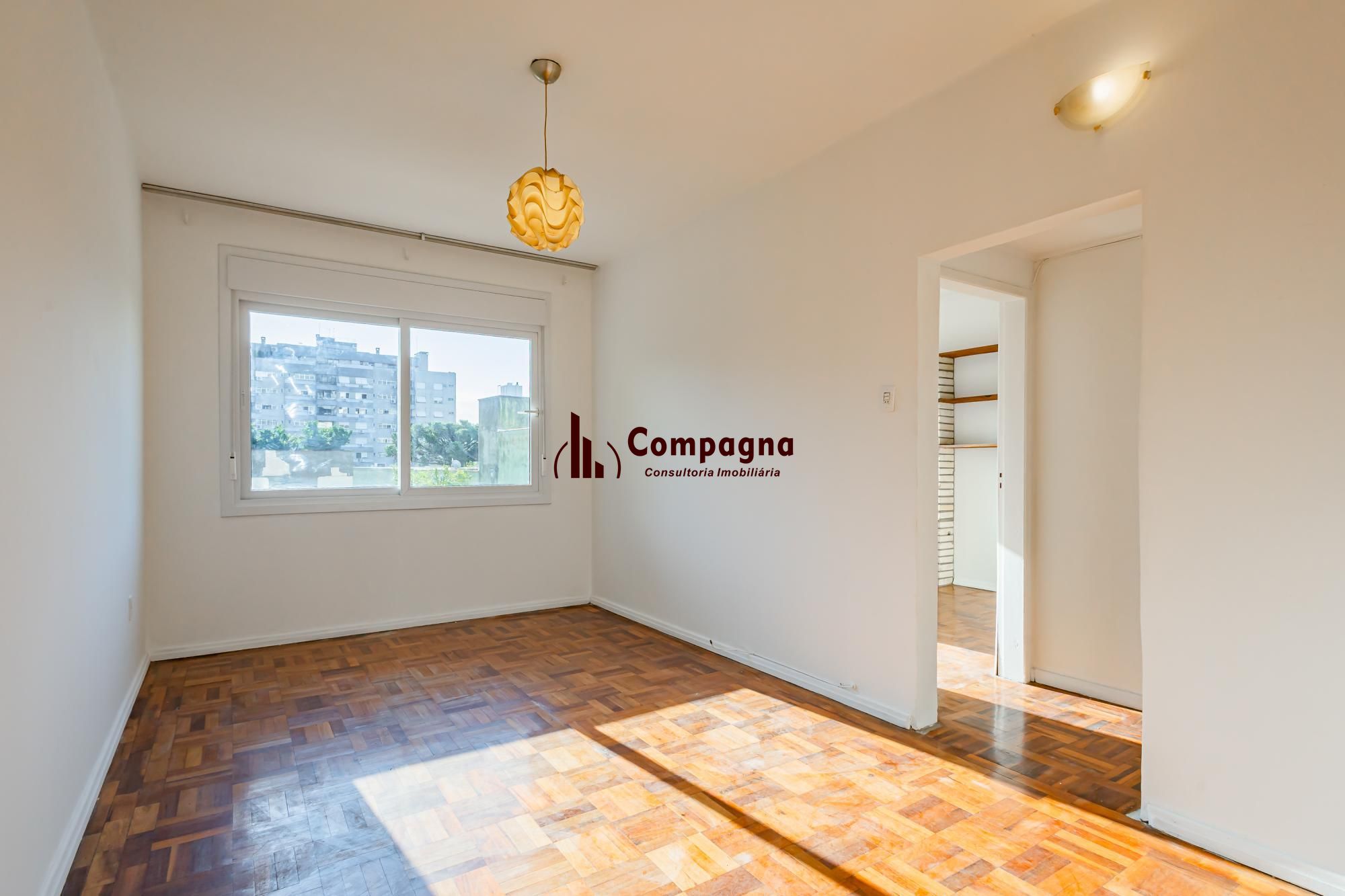 Apartamento de 2 Quartos com pátio no bairro Petrópolis