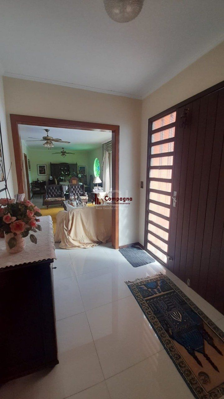 Casa para Venda - 250m², 3 dormitórios, sendo 1 suites, 3 vagas - Chácara das Pedras — foto 3
