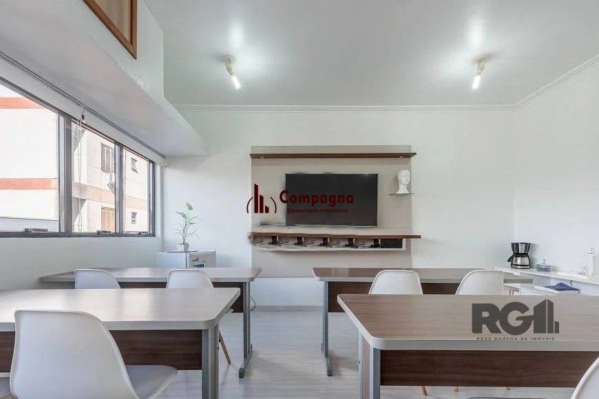 Sala Comercial à venda, 32m², Passo da Areia - Porto Alegre