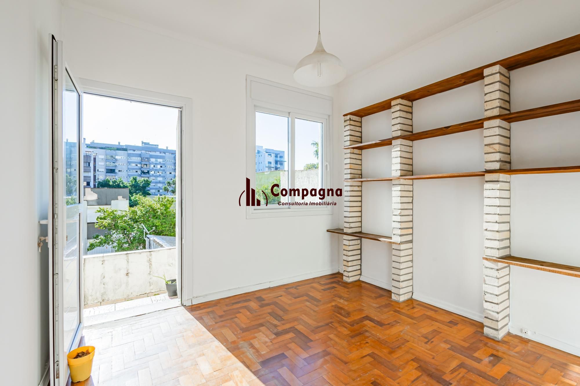 Apartamento de 2 Quartos com pátio no bairro Petrópolis — foto 5