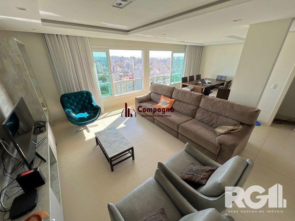 Espetacular apartamento para ALUGAR mobiliado com eletrodomésticos, 3 dormitórios, 2 vagas cobertas, infra completa no coração do Bairro Petrópolis. — foto 5