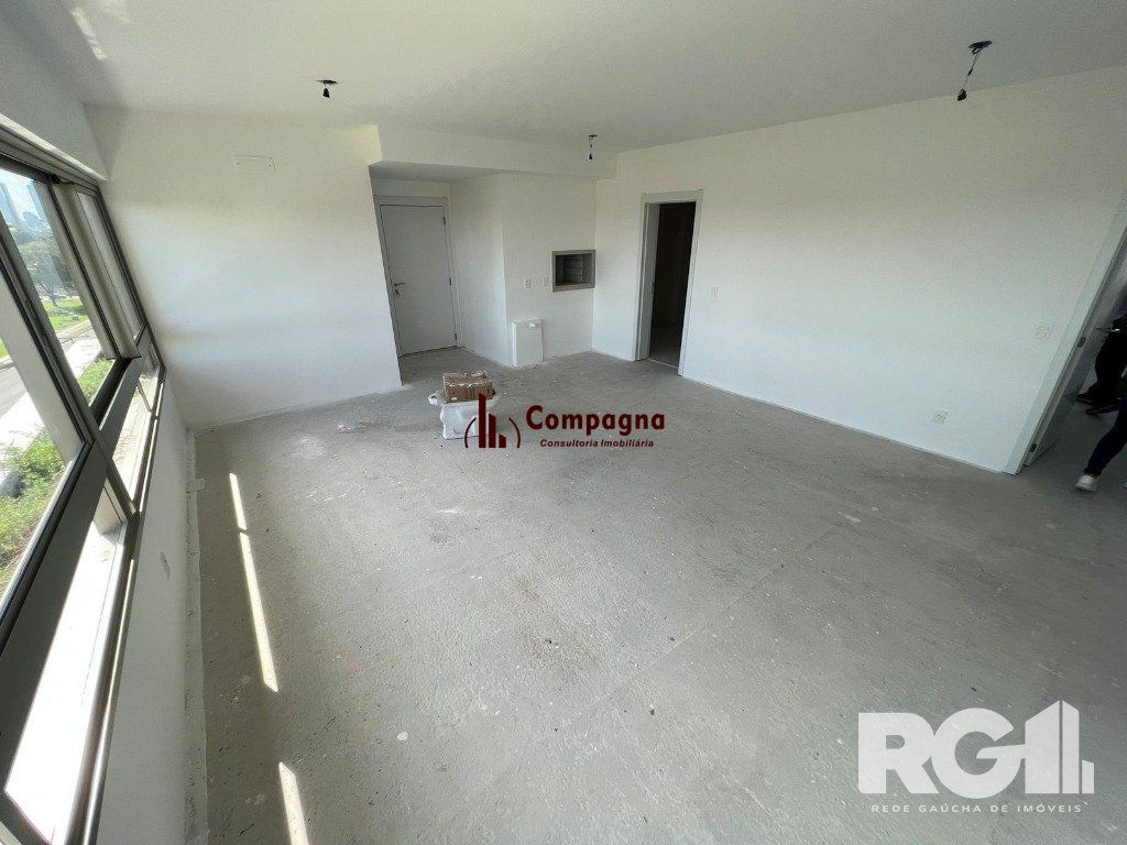 Apartamento com 143 m² privativos, possui 3 suítes, (sendo 1 máster), living, cozinha, dependência de empregada, lavabo, 143 m² de área privativa, 2 vagas de garagem. — foto 4