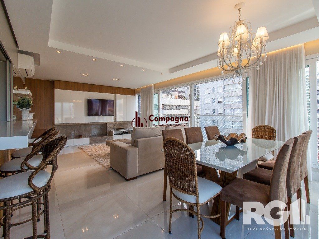 Belíssimo apartamento todo decorado por arquiteto. Apartamento com 170 m2, 3 suítes, sendo 1 suíte máster no bairro Petrópolis. — foto 5