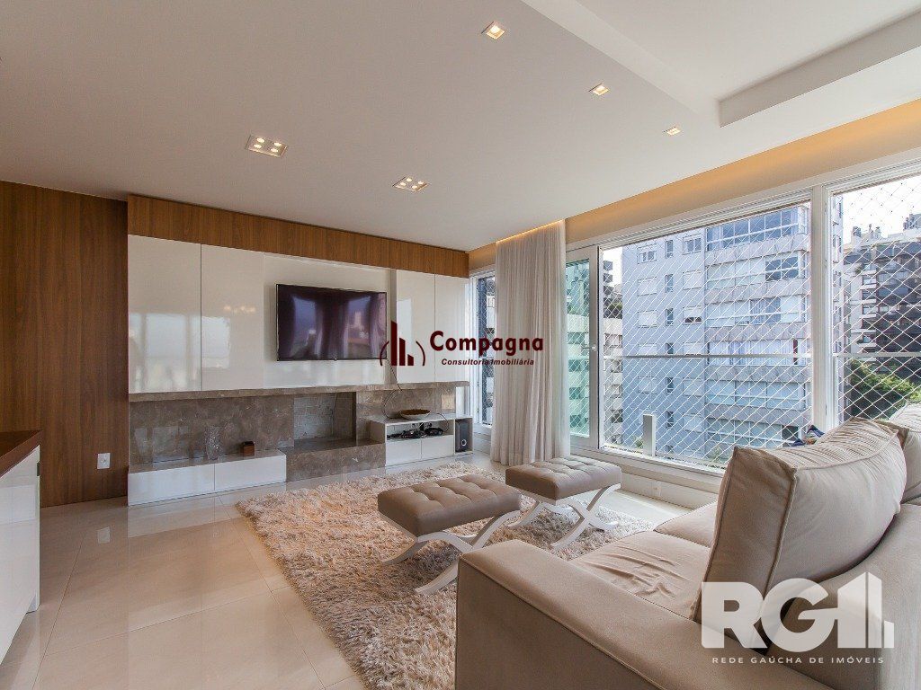 Belíssimo apartamento todo decorado por arquiteto. Apartamento com 170 m2, 3 suítes, sendo 1 suíte máster no bairro Petrópolis. — foto 4