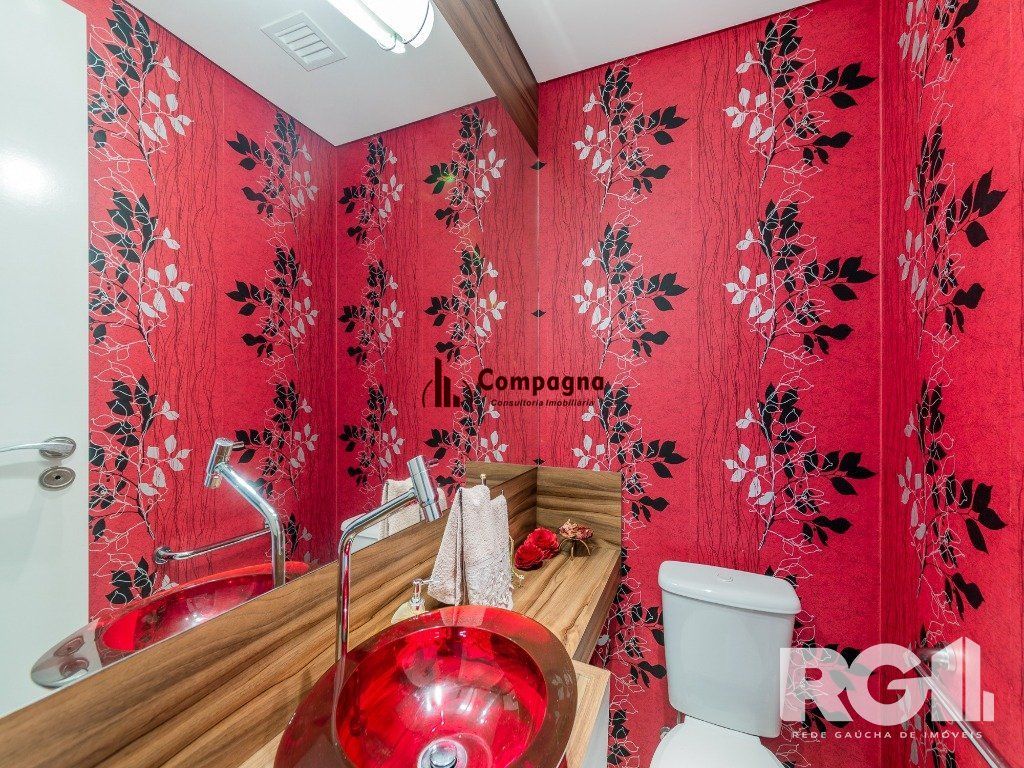 EXCLUSIVIDADE  Belíssima casa de 4 suítes + gabinete no condomínio fechado Terra Mater com vista exuberante para o bosque, próximo da portaria e infraestrutura. — foto 4
