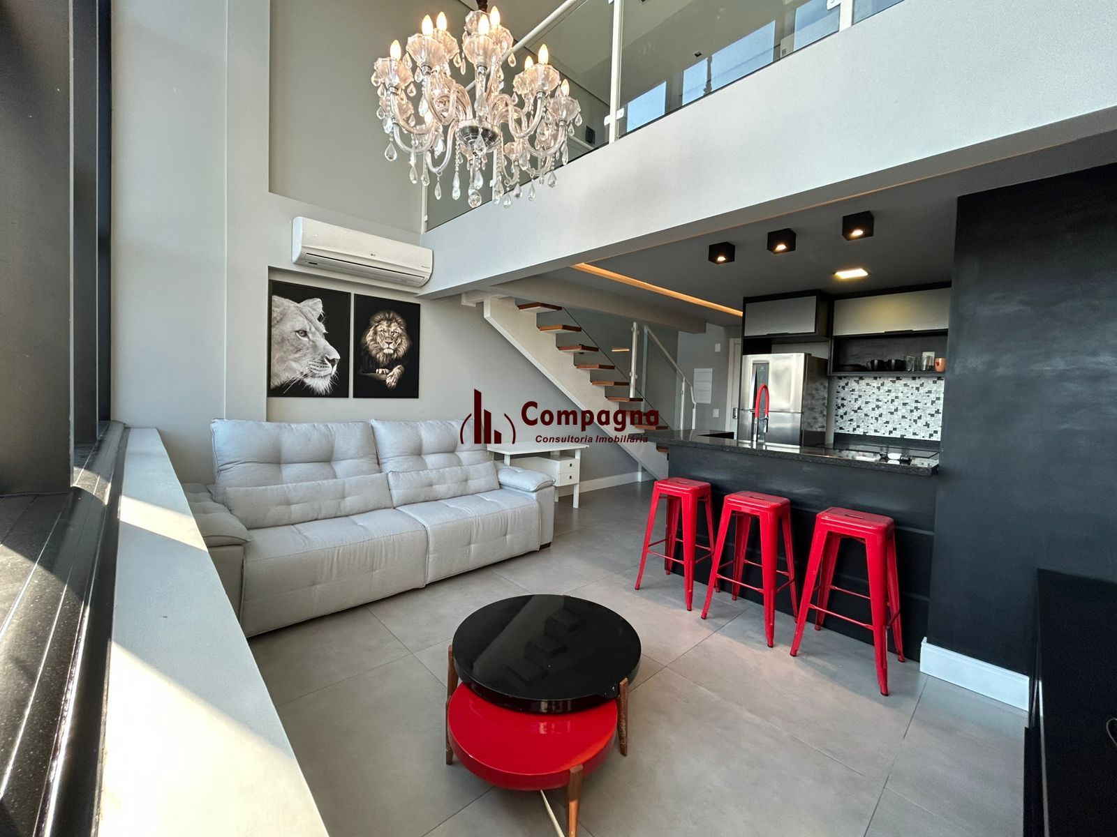 Apartamento duplex a venda, mobiliado e decorado, planta de 57 m2 com 1 dormitório, 2 vagas e 1 depósito. — foto 2