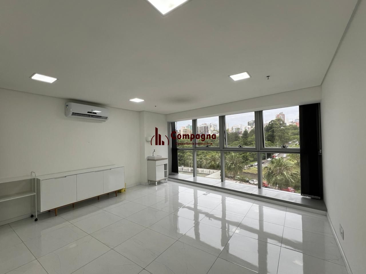 Sala comercial com 44 m2 a venda no Trend Nova Carlos Gomes. — foto 2