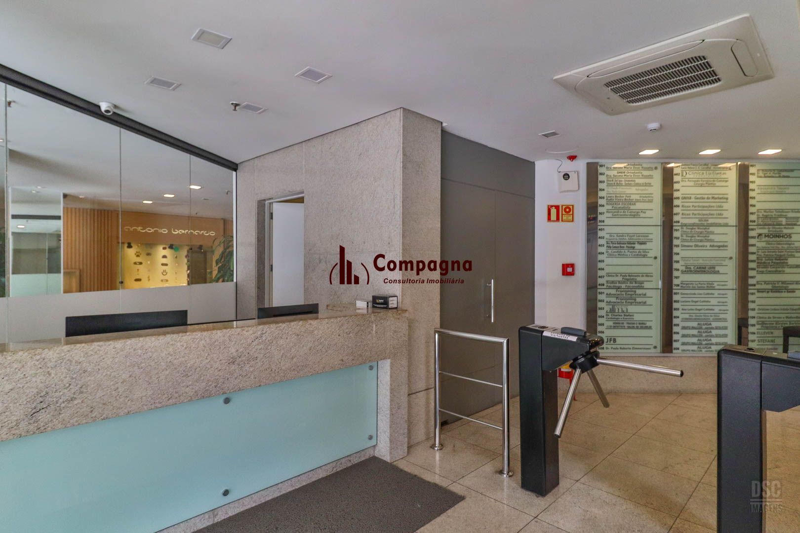 Sala comercial em um ponto excelente da Rua Padre Chagas. — foto 3