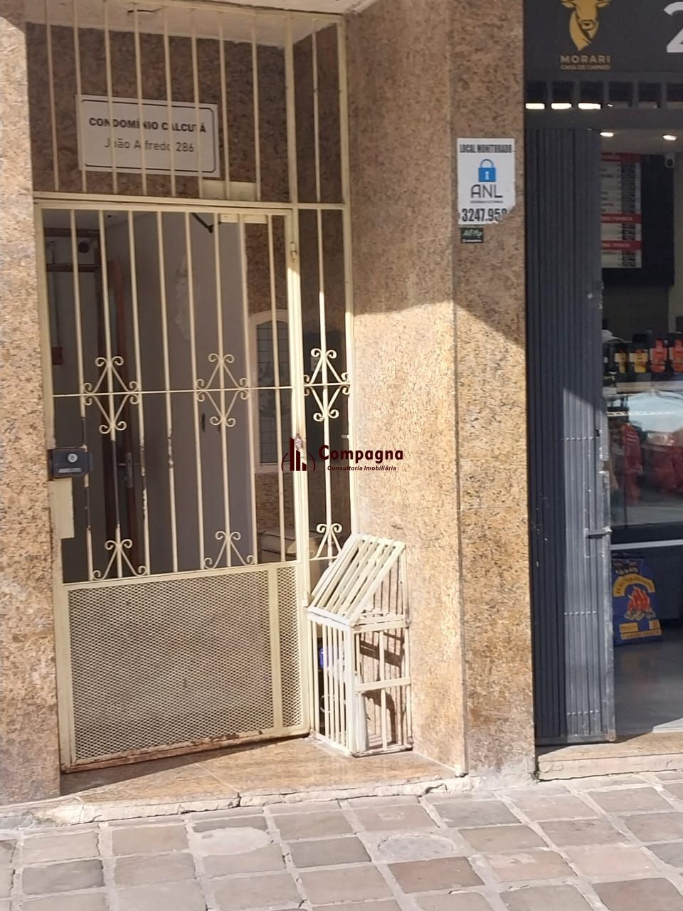 JK na Cidade Baixa, 2 piso, elevador, Preço atrativo. — foto 4