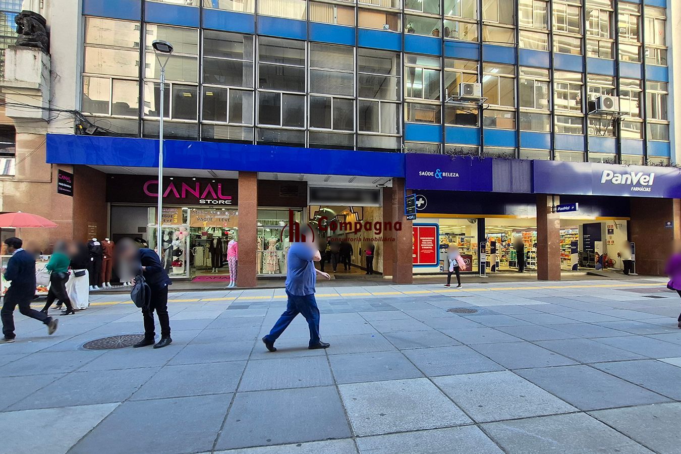 Conjunto Comercial, meio andar inteiro com várias salas e salão!